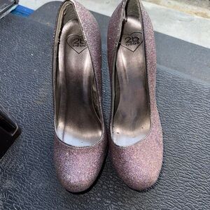 Size 7 2B Bebe sparkly heels purple pink color pumps
